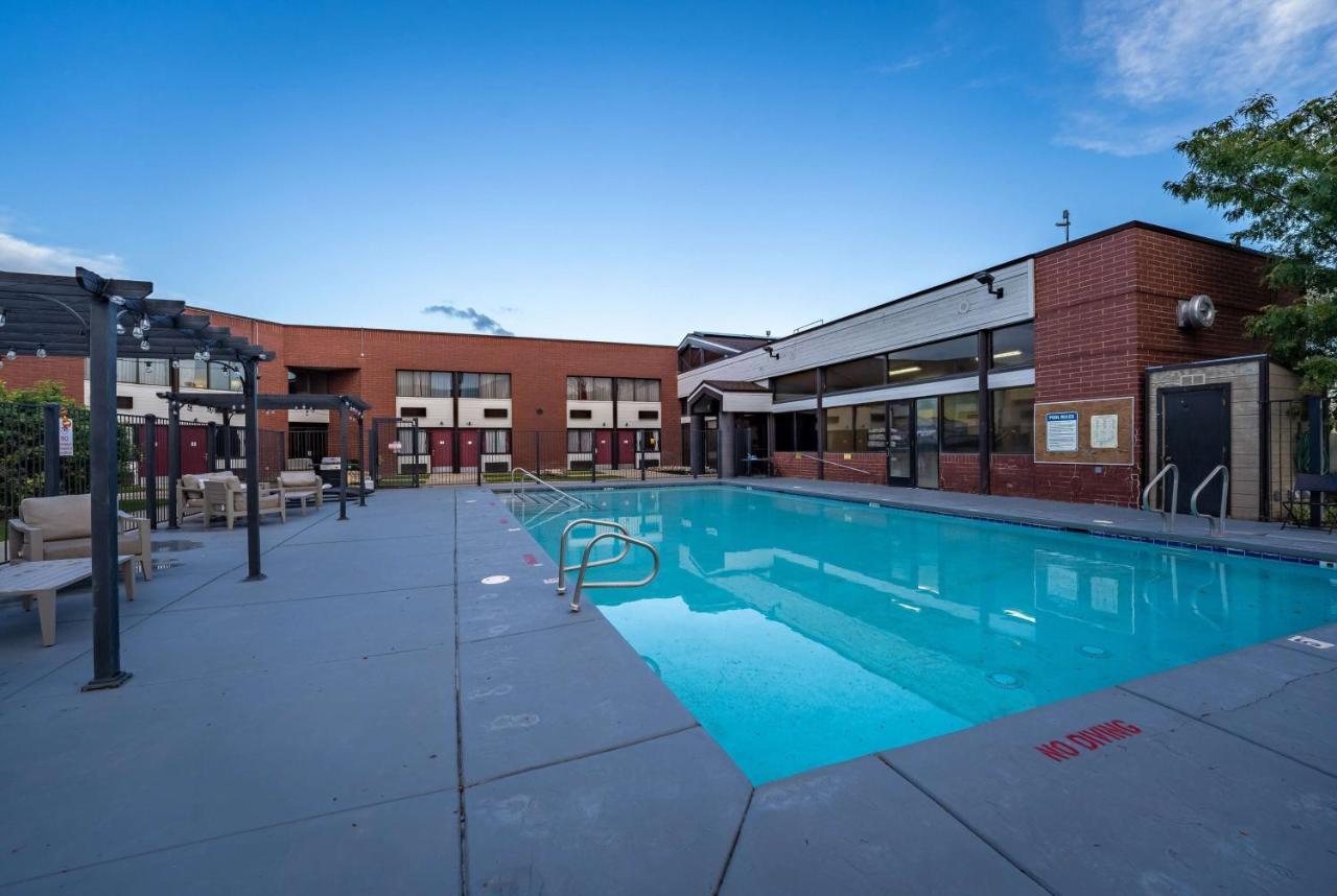 Ramada By Wyndham Cedar City Kültér fotó